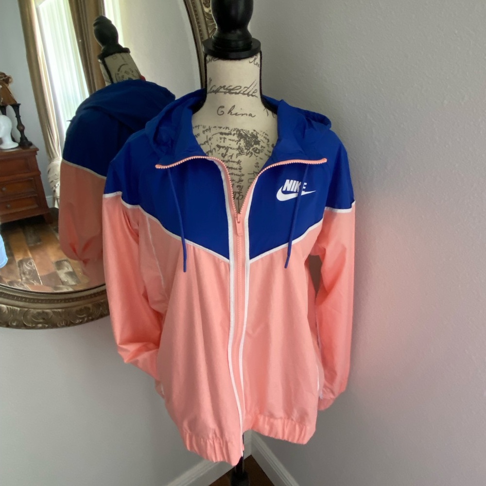 Authentic Nike Light Weight Jacket - image 1